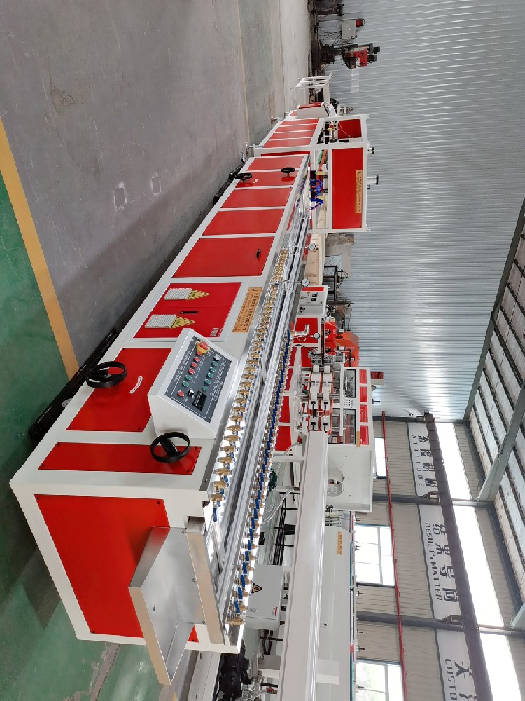 PVC塑料型材設(shè)備